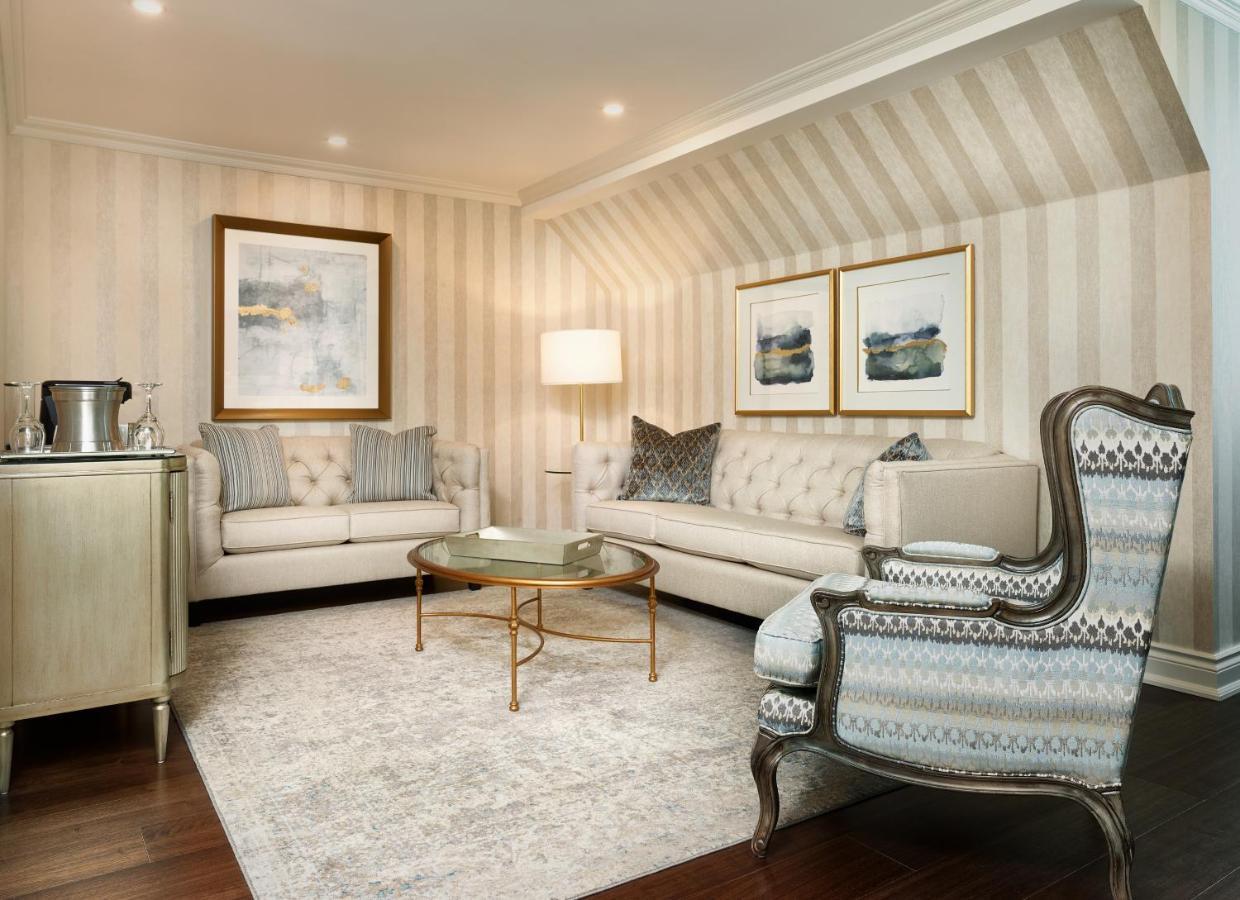 Chateau Vaudreuil Exterior photo A suite at the Ritz-Carlton, Boston
