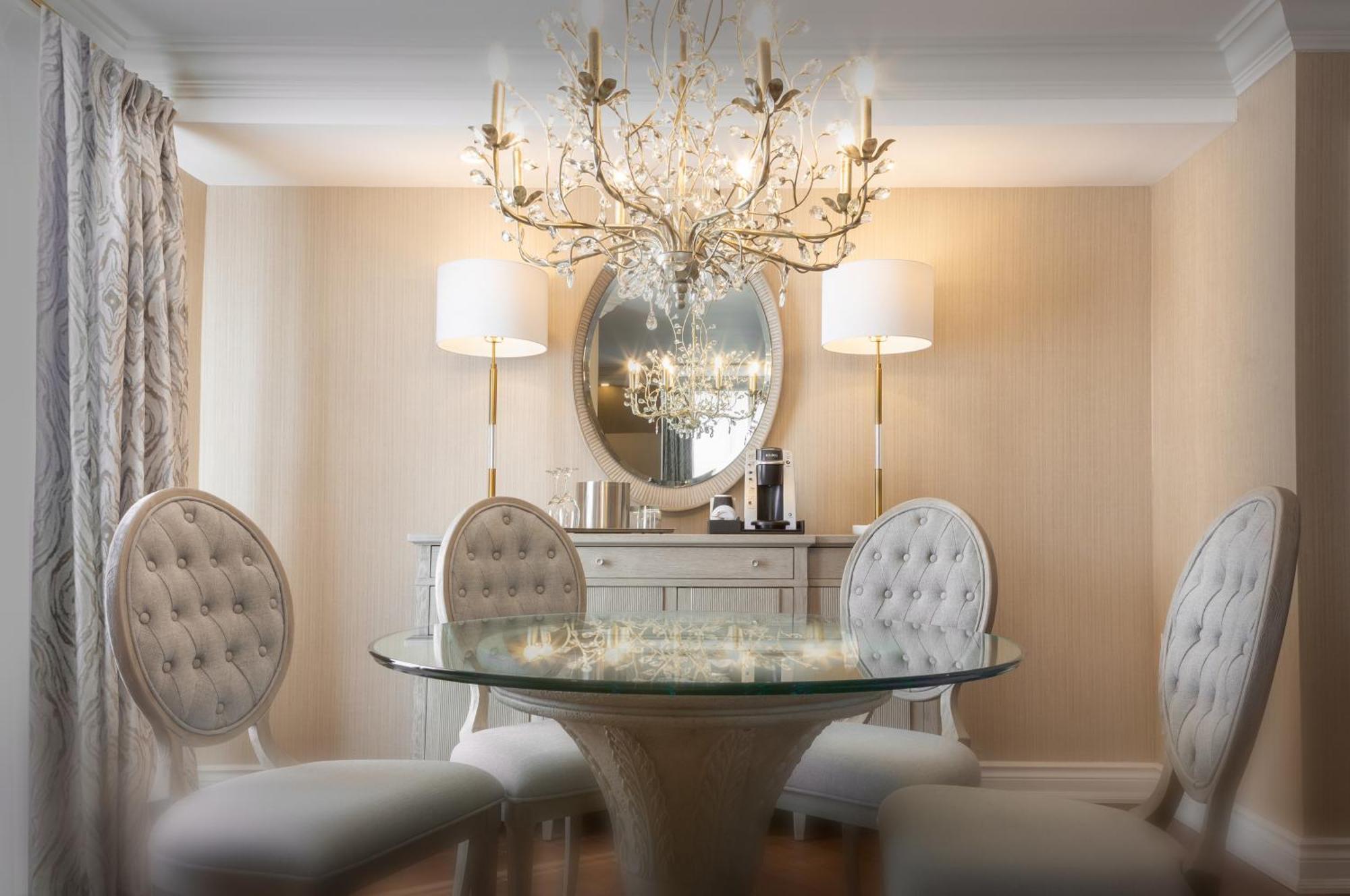 Chateau Vaudreuil Exterior photo A dining room