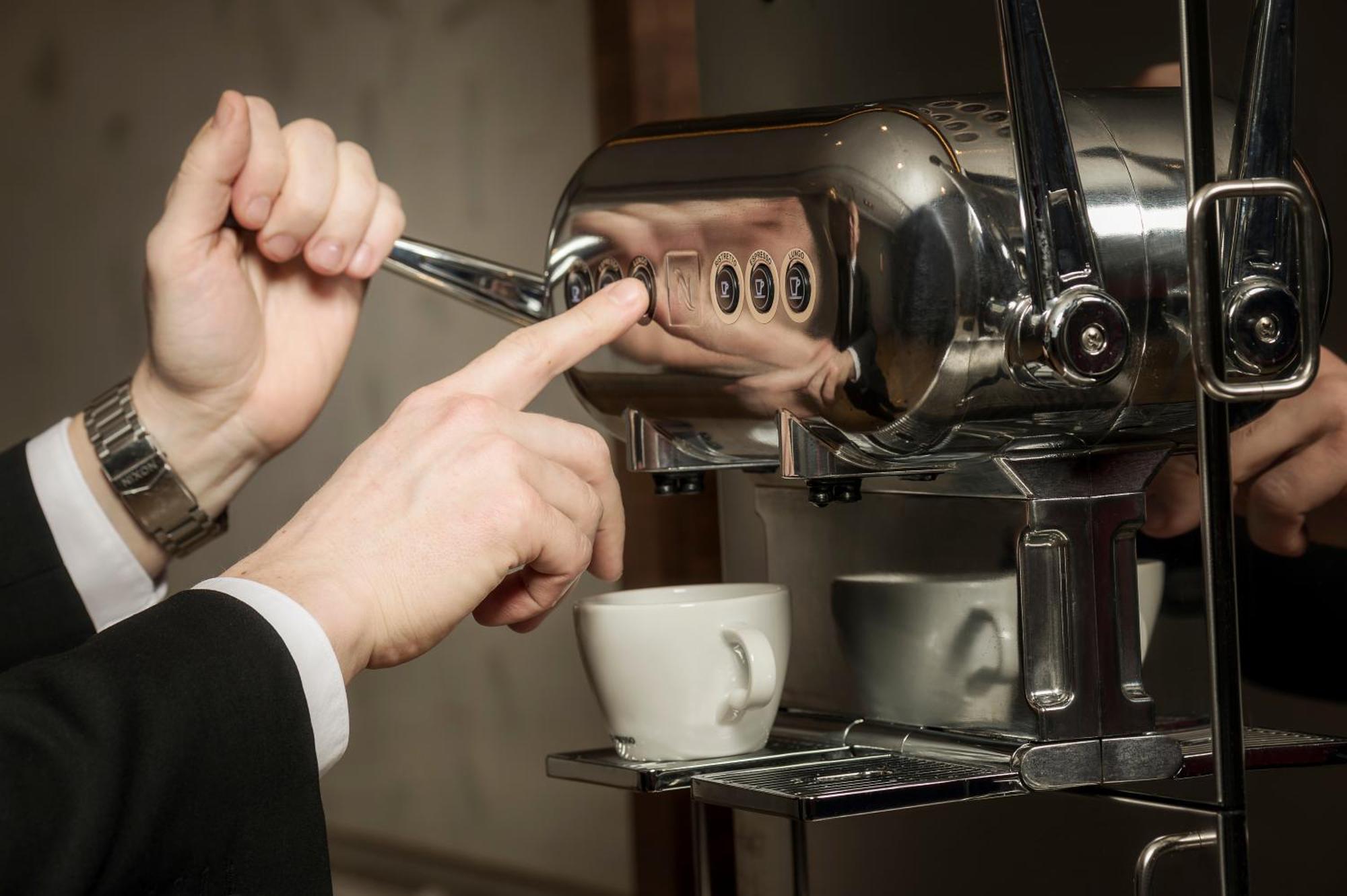 Chateau Vaudreuil Exterior photo Espresso machine