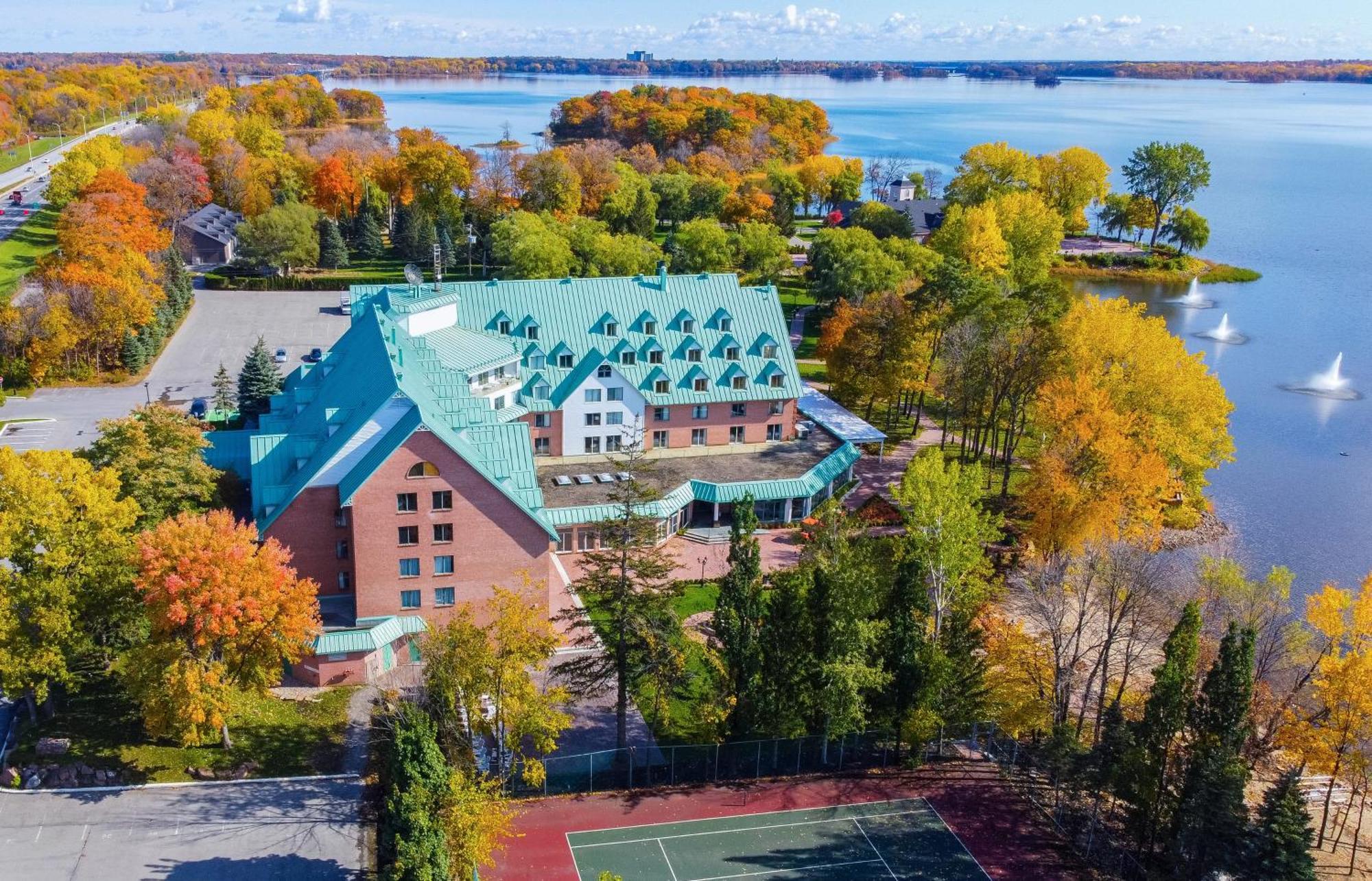 Chateau Vaudreuil Exterior photo Aerial view of the hotel